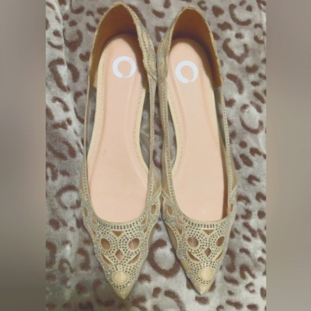 Journee Collection Batavia Flats